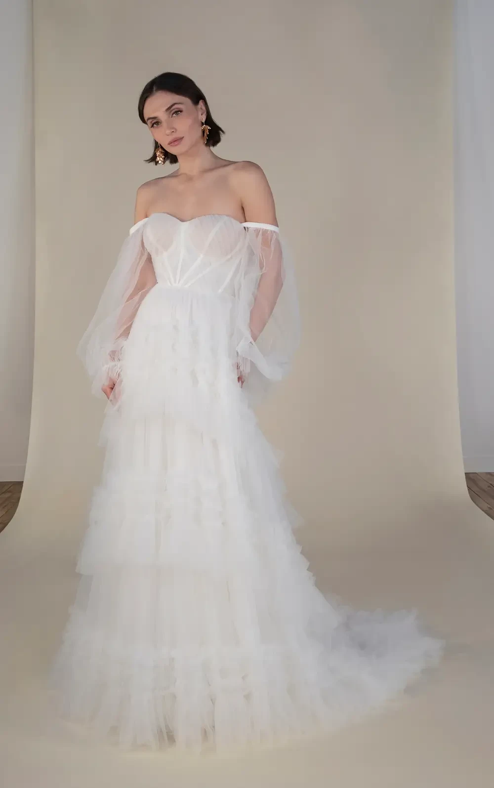 Essense of Australia Style D4037 Glamorous Crepe Column - Sheath wedding dress with crepe and leafy lace accents