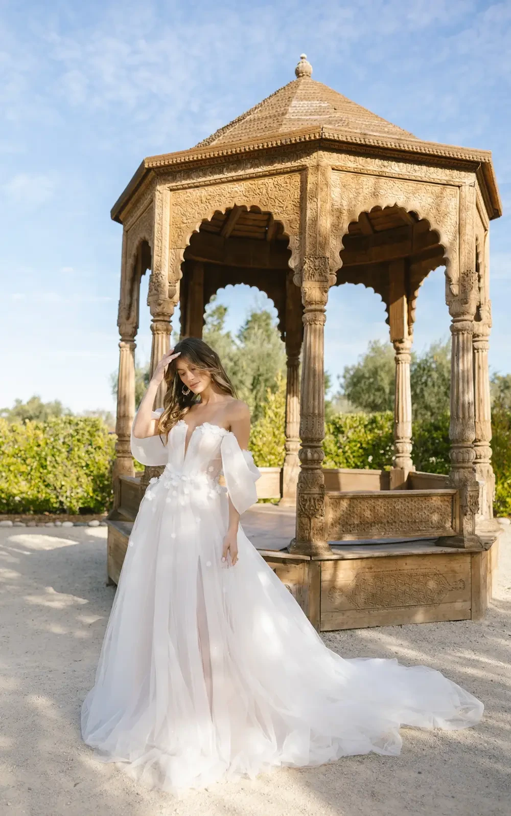 Essense of Australia Style D4065 Enchanting Sweetheart - A-Line wedding dress with 3D floral accents