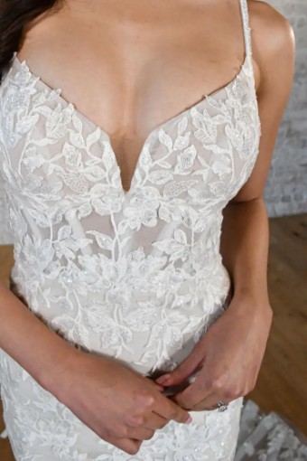 Stella York #7591 #3 (IVIV-PL) Ivory Lace & Tulle over Ivory Gown w Porcelain Tulle Plunge thumbnail