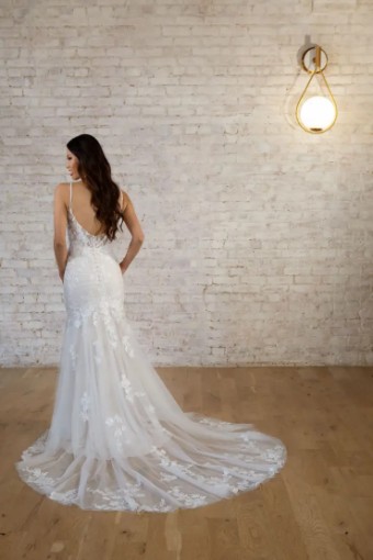 Stella York #7591 #4 default (IVIV-PL) Ivory Lace & Tulle over Ivory Gown w Porcelain Tulle Plunge thumbnail