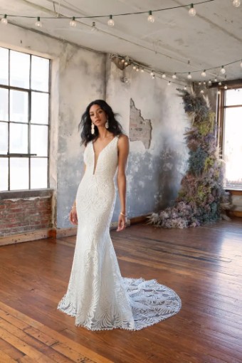 All Who Wander #CLIO #0 default (IVIV-PL) Ivory Lace over Ivory Gown w Porcelain Tulle Plunge thumbnail