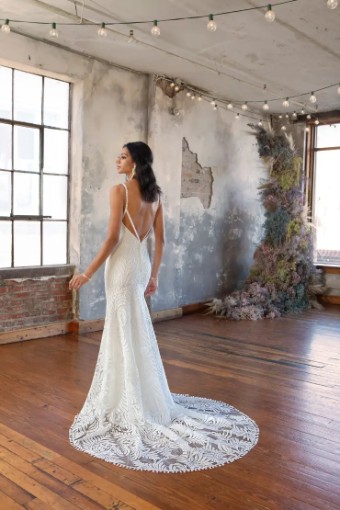 All Who Wander #CLIO #2 (IVIV-PL) Ivory Lace over Ivory Gown w Porcelain Tulle Plunge thumbnail