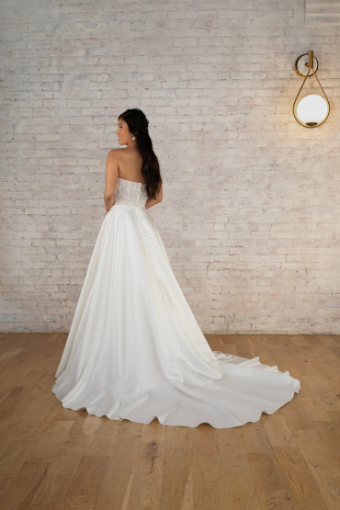 Stella York #7788 #4 (IV-PL) Ivory Gown w Porcelain Tulle Plunge thumbnail