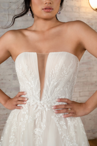 Stella York #7825 #3 (IVBC-PL) IVORY LACE & TULLE OVER BISCOTTI GWN W PORCELAIN TULLE PLUNGE thumbnail