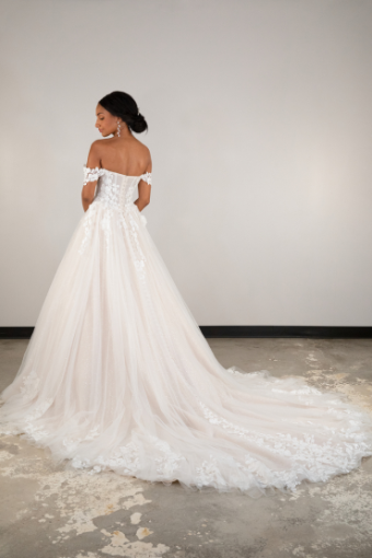 Essense of Australia #D4106 #1 (IV-IV) IVORY LACE TULLE & REGAL ORGANZA OVER IVORY GOWN thumbnail