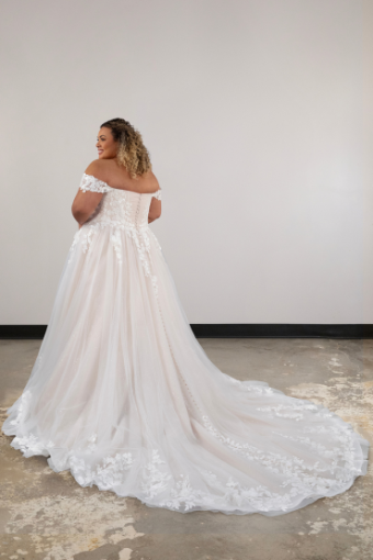Essense of Australia #D4106 #4 default (IV-IV) IVORY LACE TULLE & REGAL ORGANZA OVER IVORY GOWN thumbnail