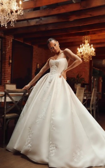 Essense of Australia #D4265 #0 default Ivory thumbnail